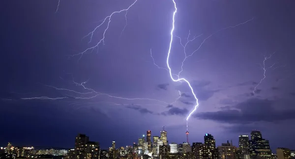 Việc làm chống sét nhà cao tầng là rất cần thiết